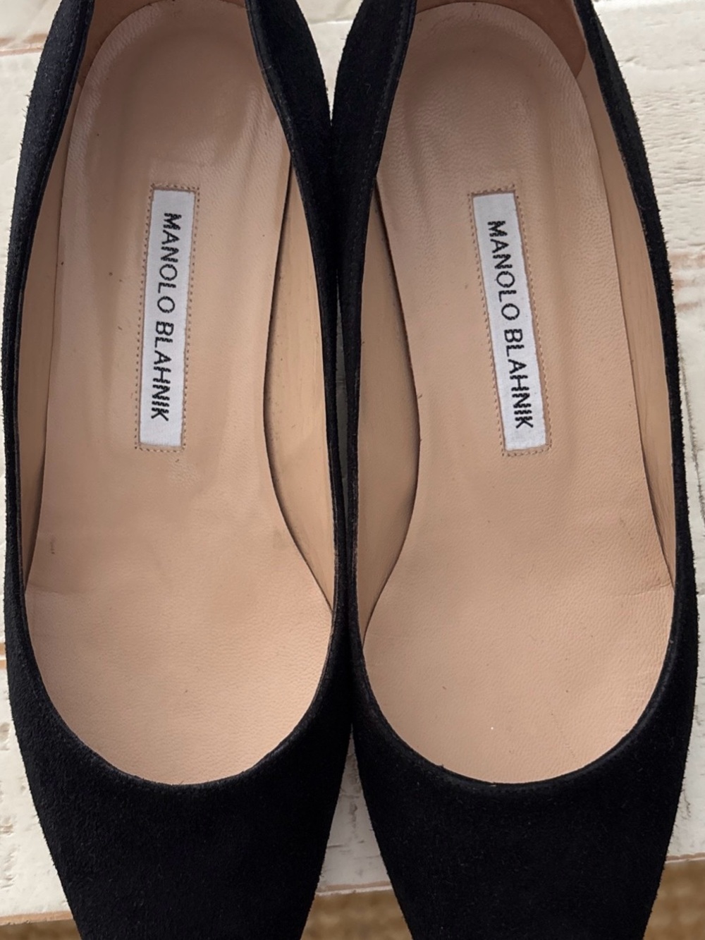 Manolo Blahnik Black Listony Suede Pointed Toe low heel pumps 38 1/2 (7 1/2)